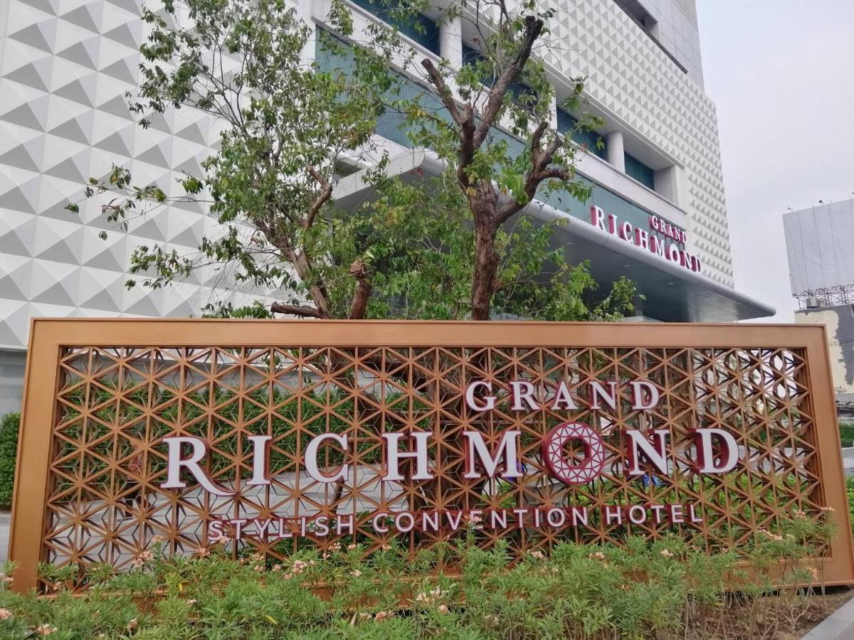 Grand Richmond Stylish Convention Hotel Nonthaburi Bagian luar foto